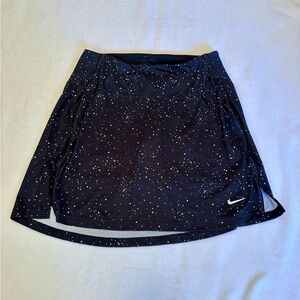 Nike - black golf skirt - size S - black and white